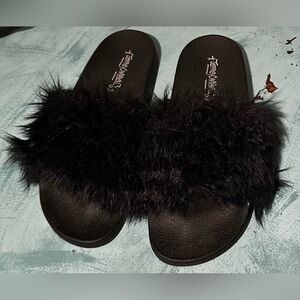 JEFFREY CAMPBELL SLIDES WITH FAUX FUR